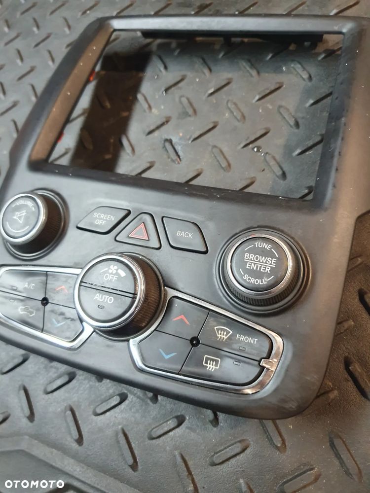DODGE RAM 1500 2015R PANEL STEROWANIA KLIMATYZACJI RAMKA RADIA     1UJ97DX9AF - 3