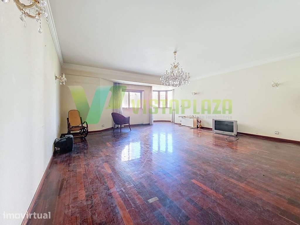 Apartamento T4 com garagem junto à Av. Afonso Costa, Areeiro - Grande imagem: 4/28