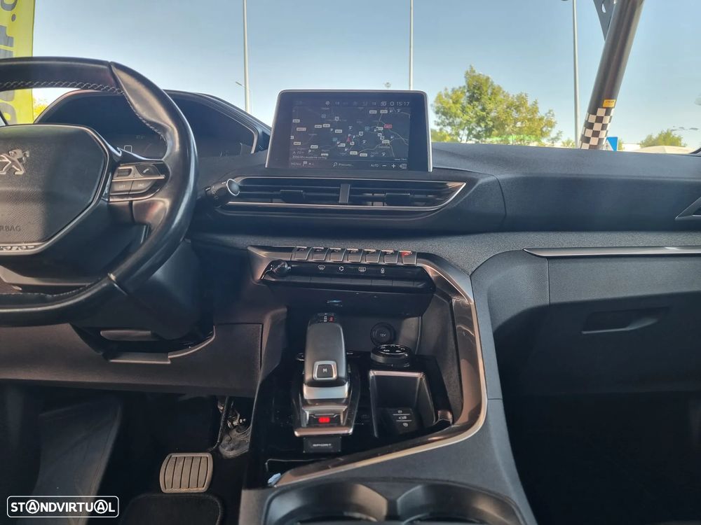 Peugeot 3008 1.2 PureTech Allure Pack EAT8 - 19