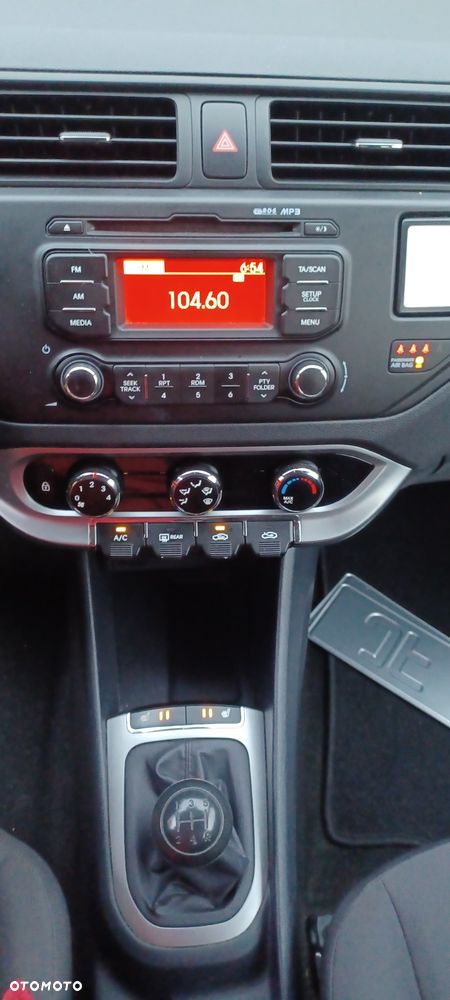 Kia Rio 1.2 Business Line - 14