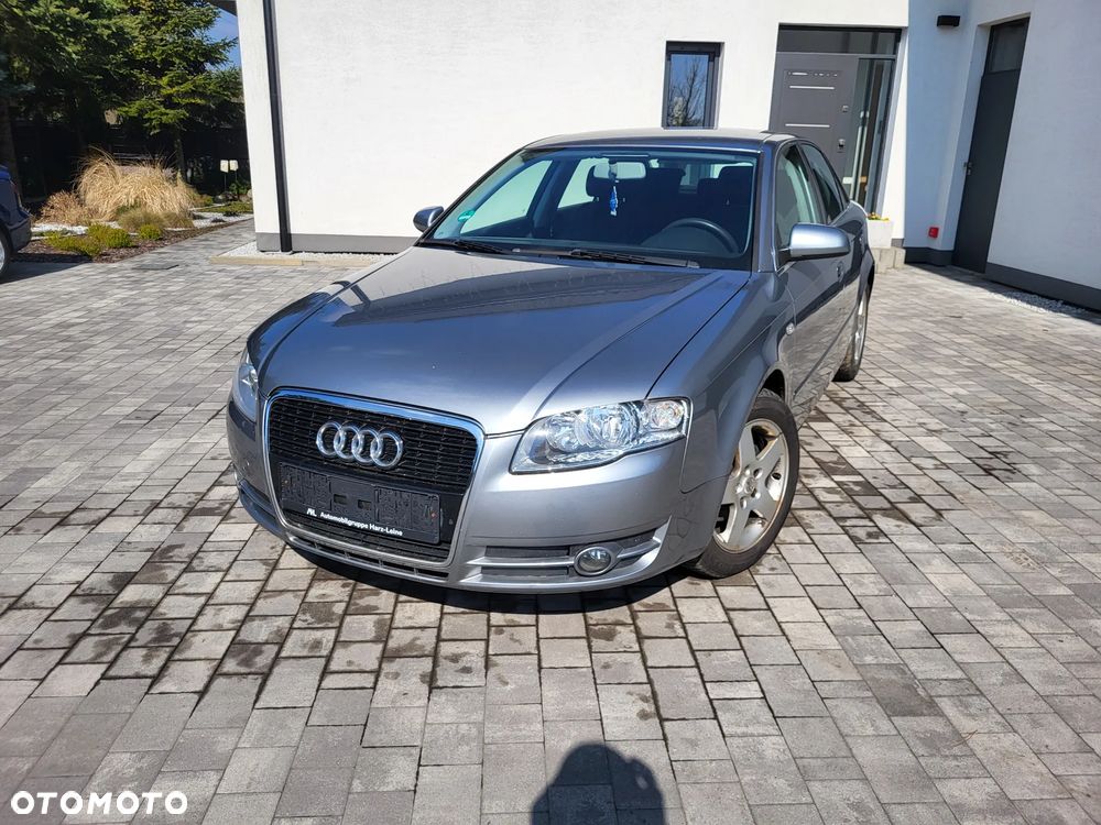 Audi A4 Limousine - 1