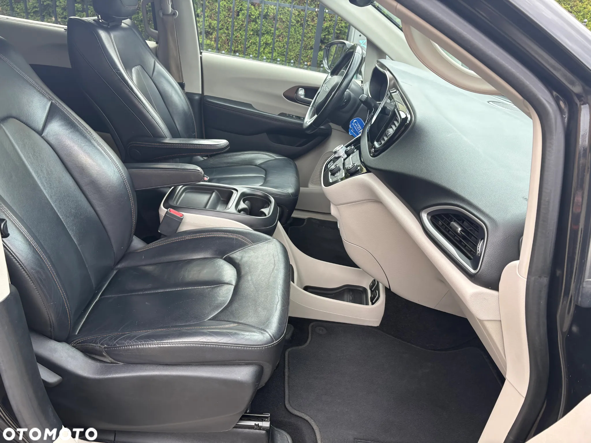 Chrysler Pacifica - 18