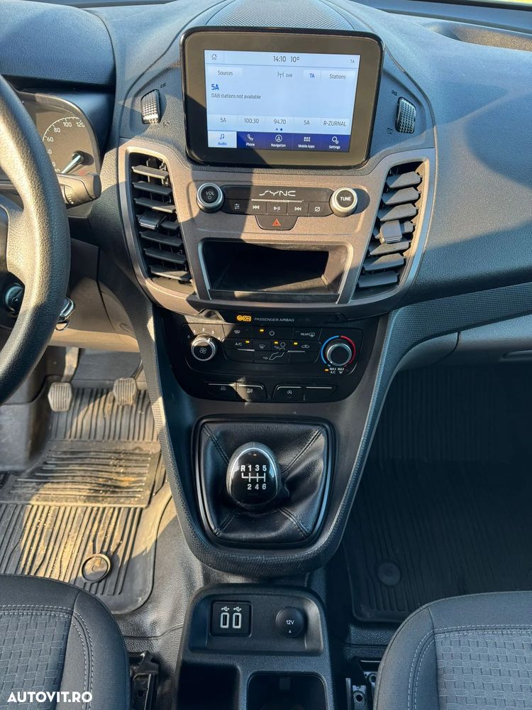 Ford Transit Connect - 12