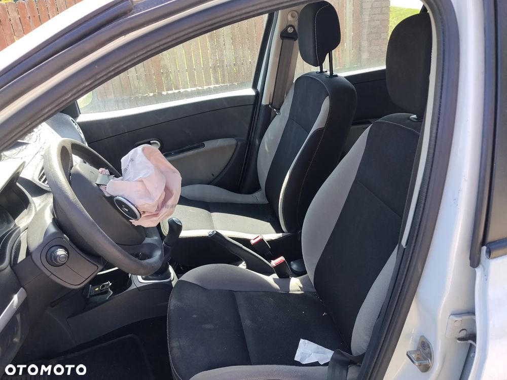 Renault Clio 1.5 dCi 75 Expression - 12