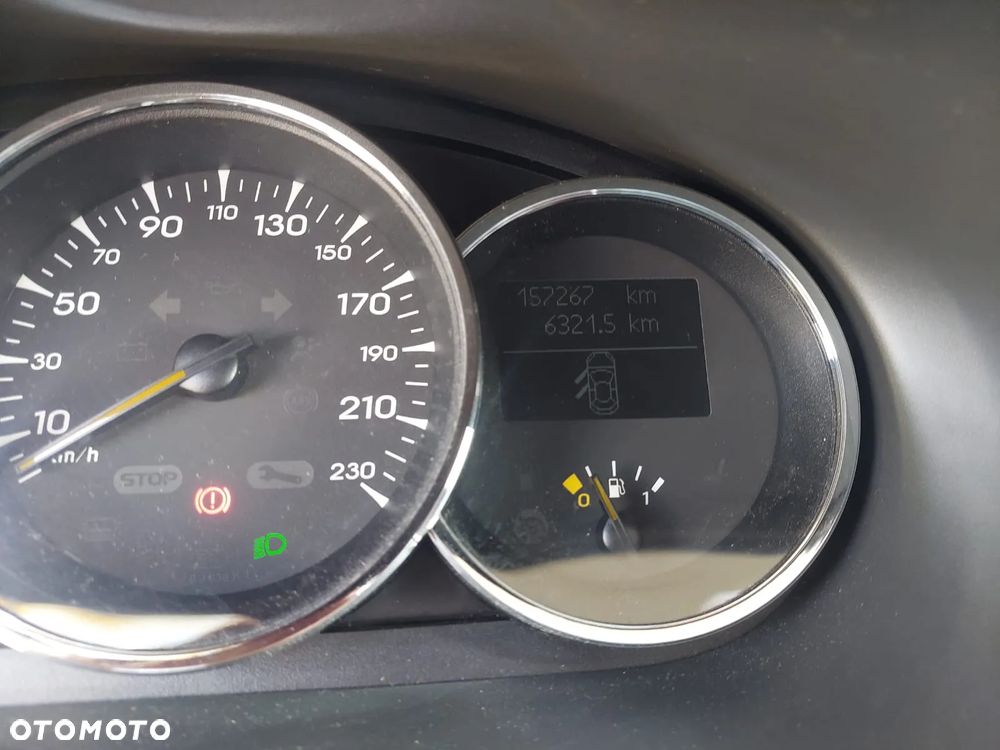 Renault Fluence 1.6 16V Expression - 4