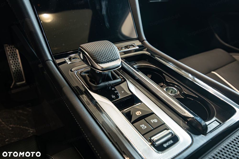 Hongqi H6 2.0T Deluxe - 12