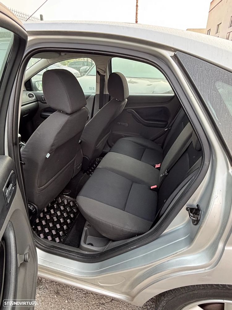 Ford Focus - 17