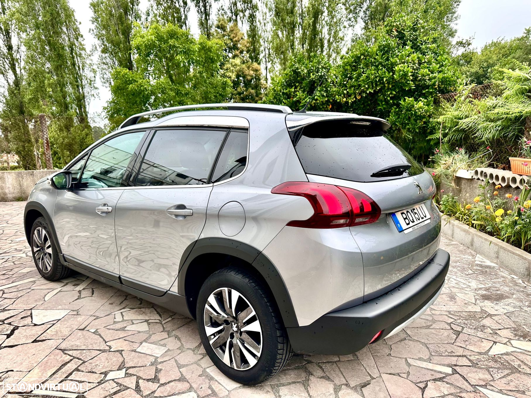 Peugeot 2008 1.2 PureTech Allure - 6