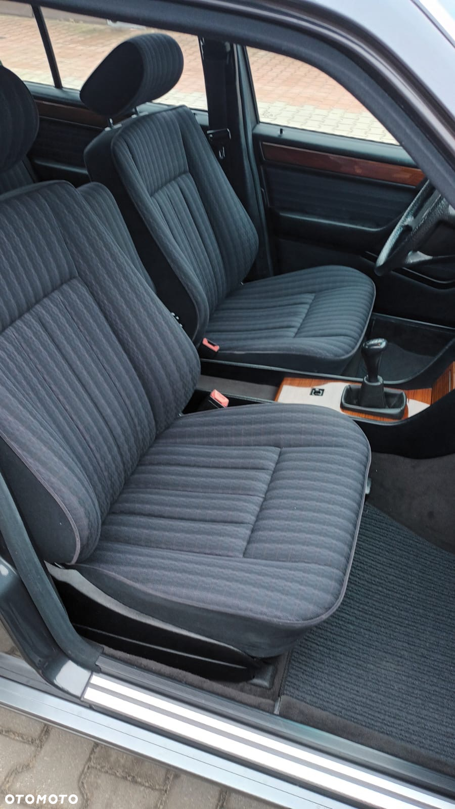 Mercedes-Benz W124 (1984-1993) - 22