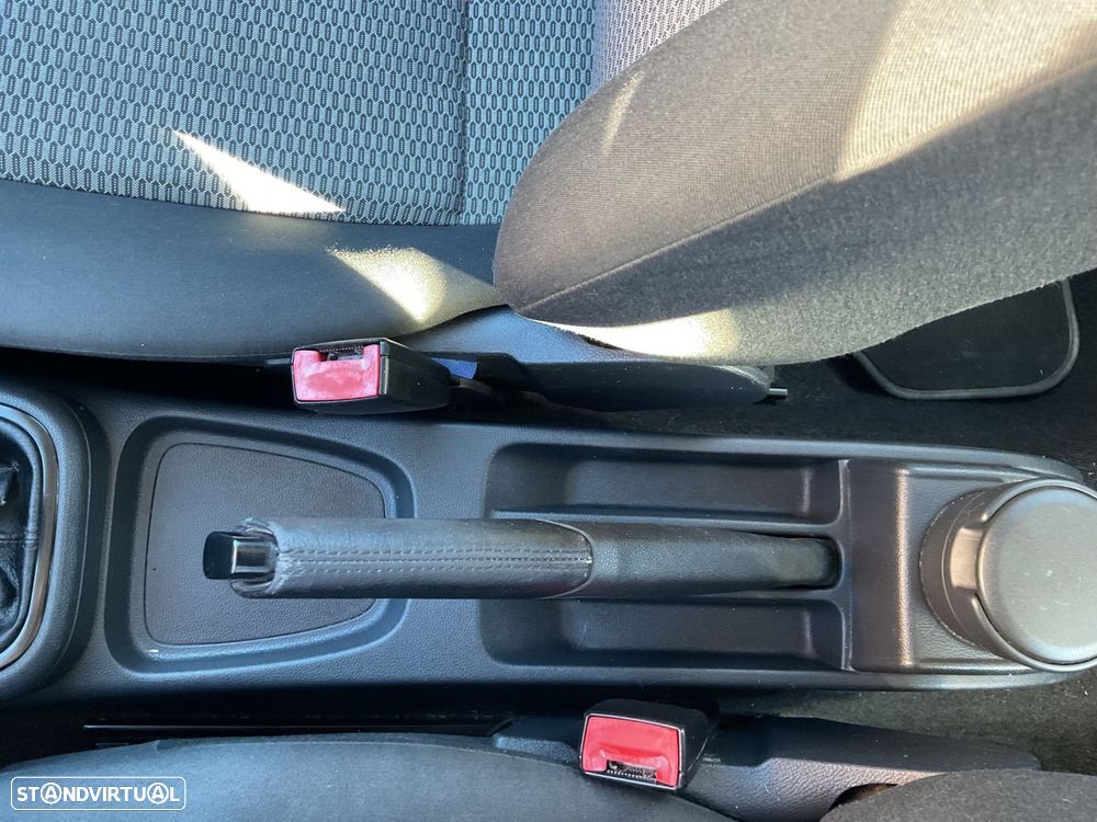 VW Polo 1.6 TDI Confortline BlueMotion - 28