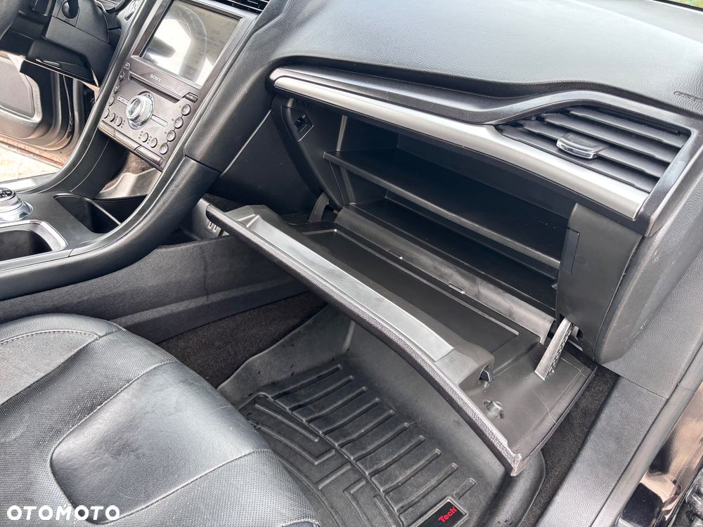 Ford Fusion - 19