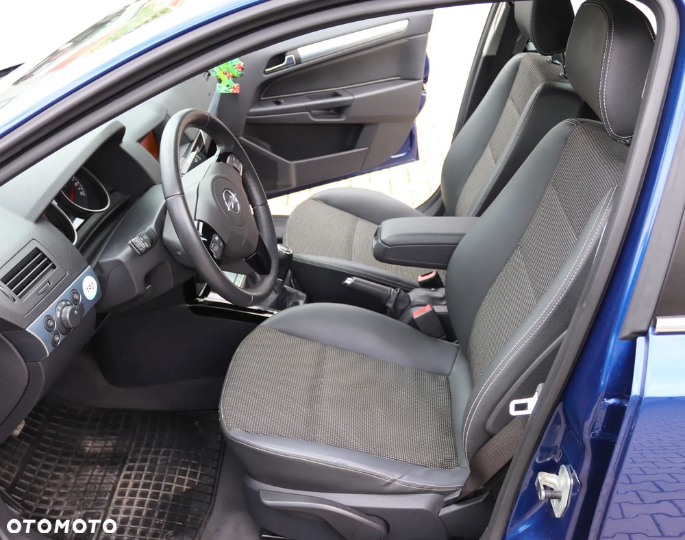 Opel Astra 1.6 Easytronic Innovation 110 Jahre - 17
