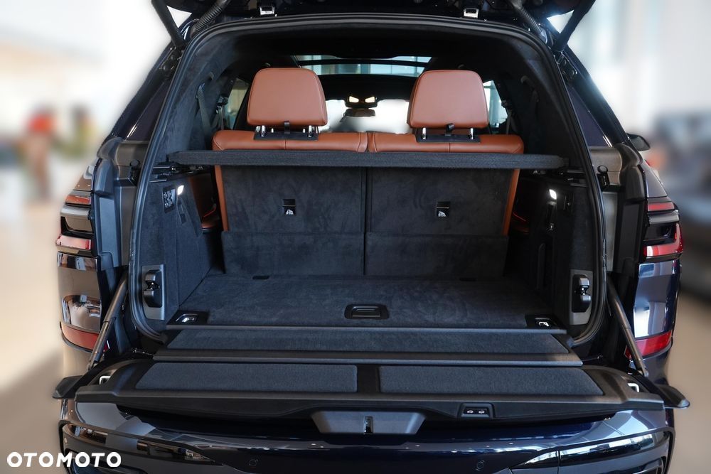 BMW X7 - 7