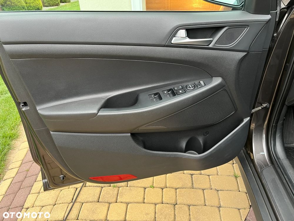 Hyundai Tucson blue 1.7 CRDi 2WD Intro Edition - 16