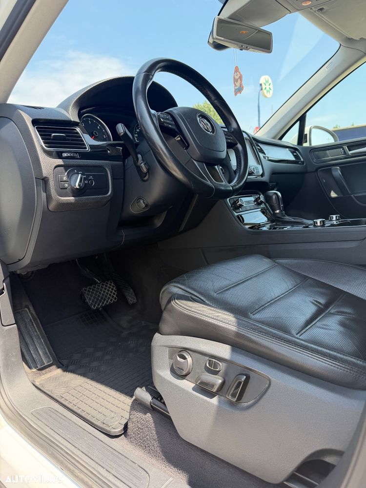 Volkswagen Touareg 3.0 V6 TDI BMT - 28