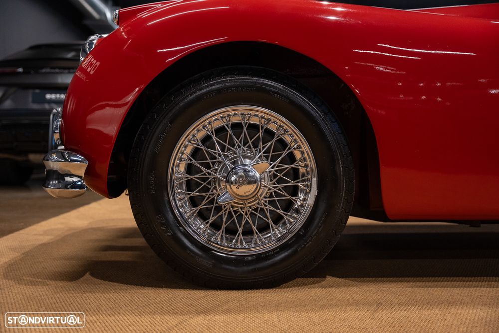 Jaguar XK140 - 12
