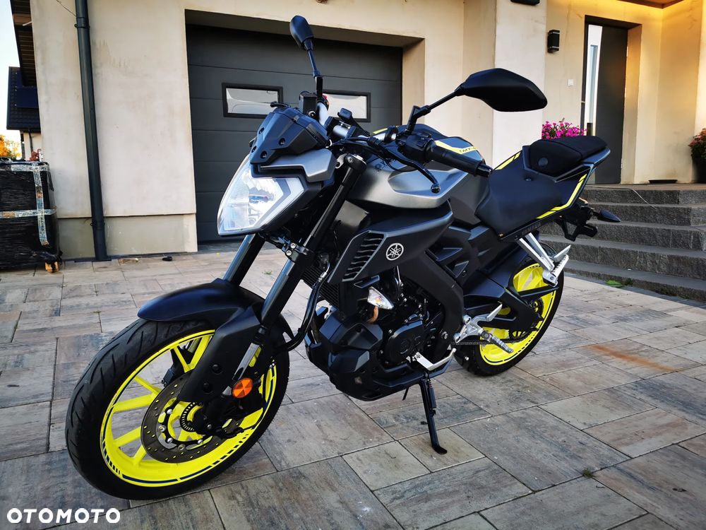 Yamaha MT - 28