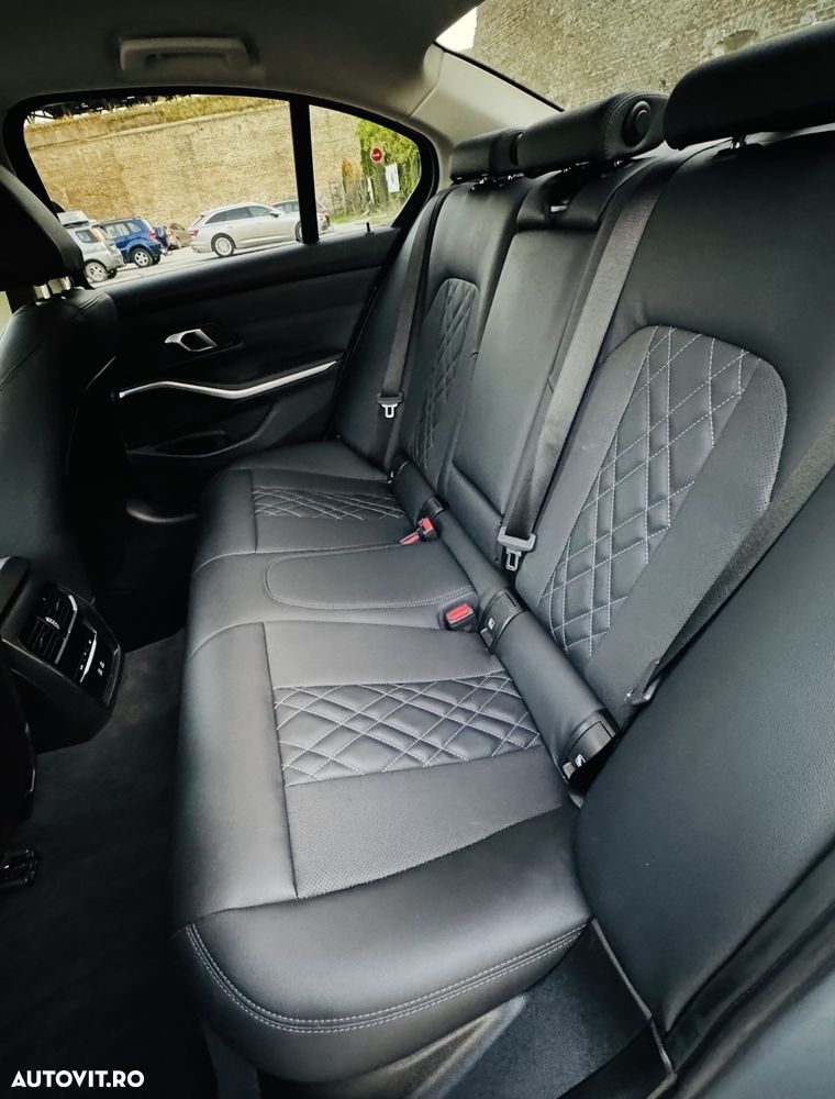 BMW Seria 3 318i Aut. - 12