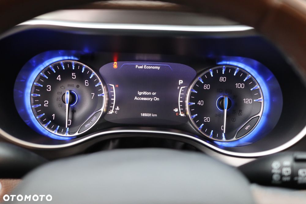 Chrysler Pacifica - 35