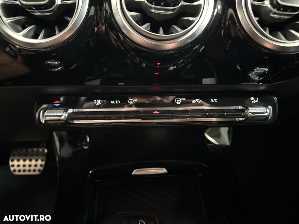 Mercedes-Benz A 200 Sedan 7G-DCT AMG Line - 19