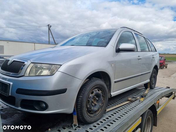 SKODA FABIA KOMBI LAMPA MASKA ZDERZAK