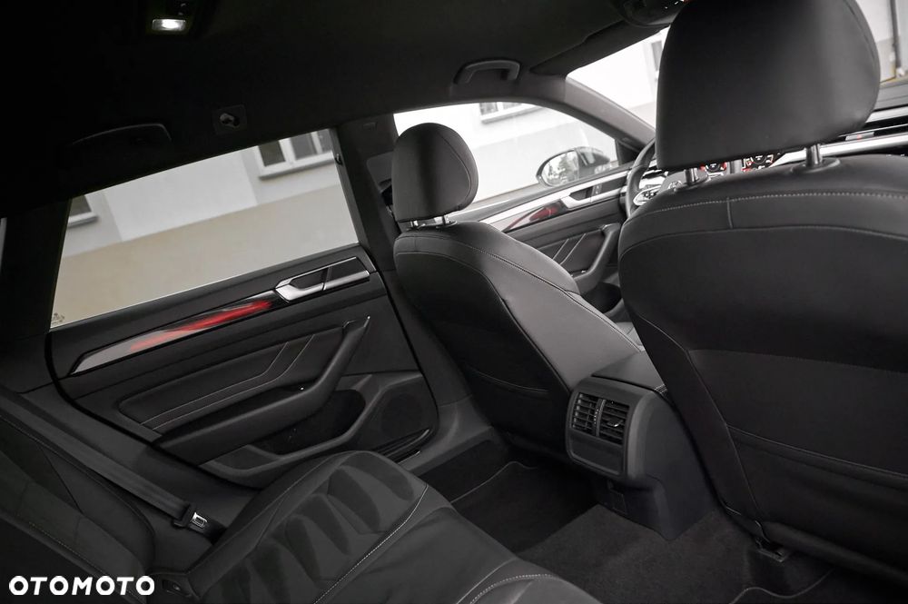 Volkswagen Arteon 2.0 TDI R-Line DSG - 28