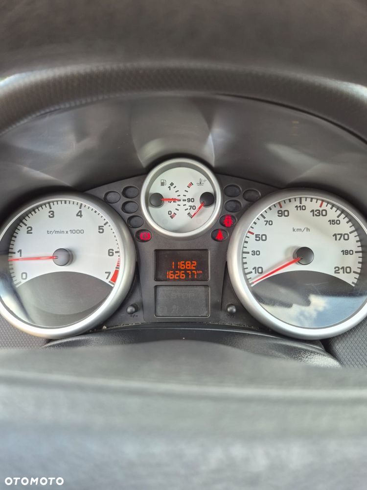 Peugeot 207 1.4 16V Trendy - 5