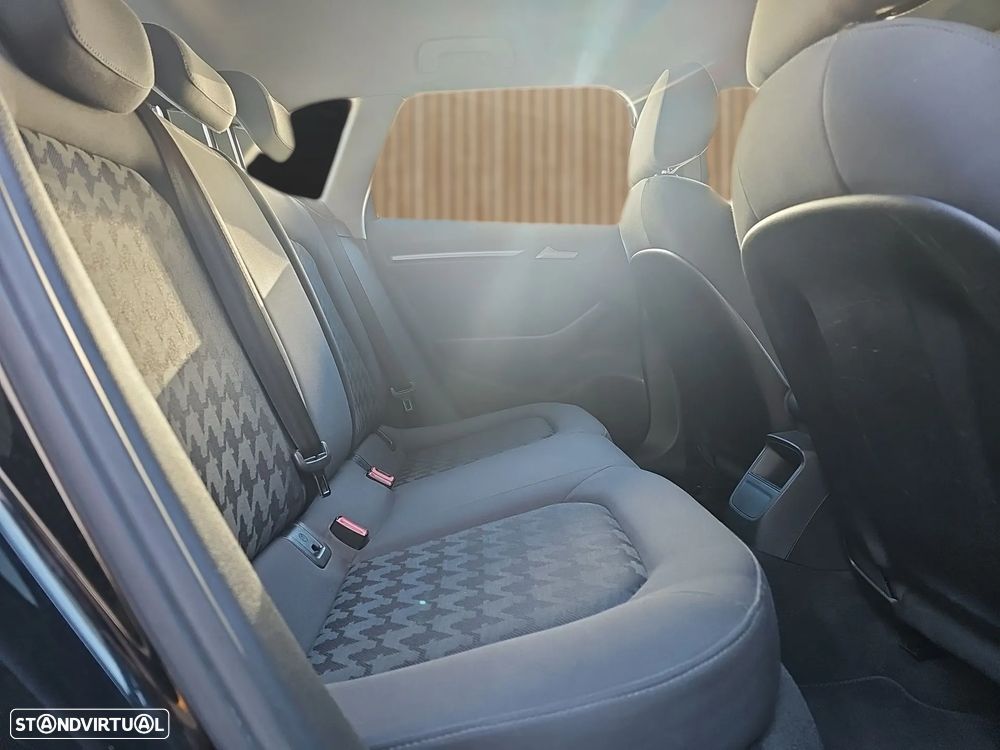 Audi A3 Sportback 1.6 TDI Attraction - 11