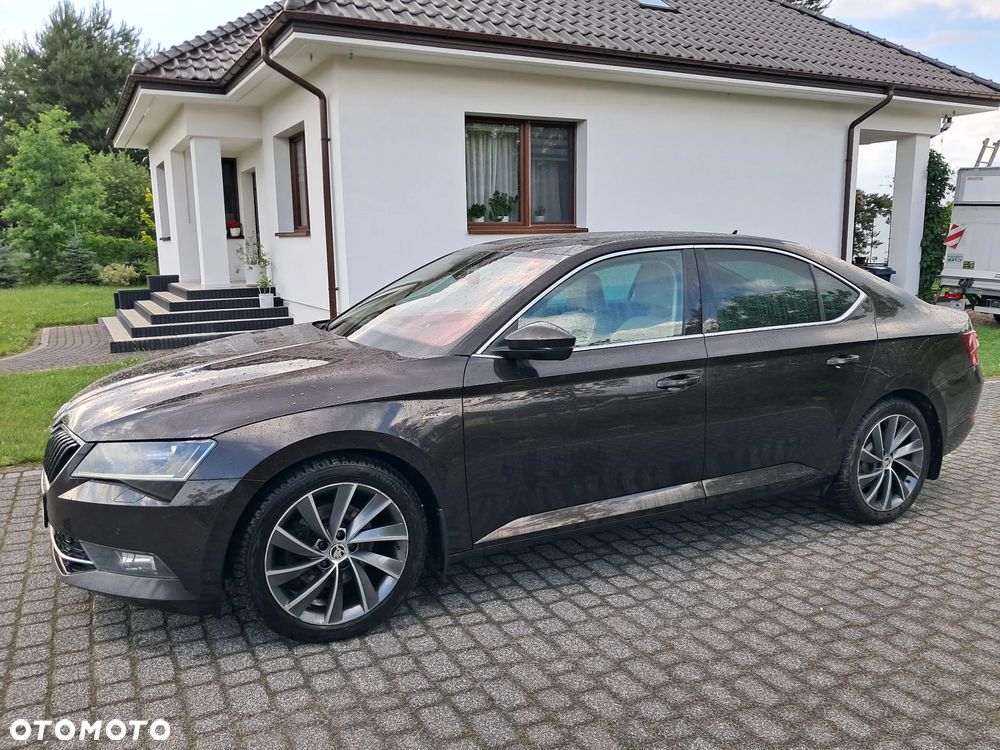 Skoda Superb 2.0 TDI 4x4 L&K DSG - 9