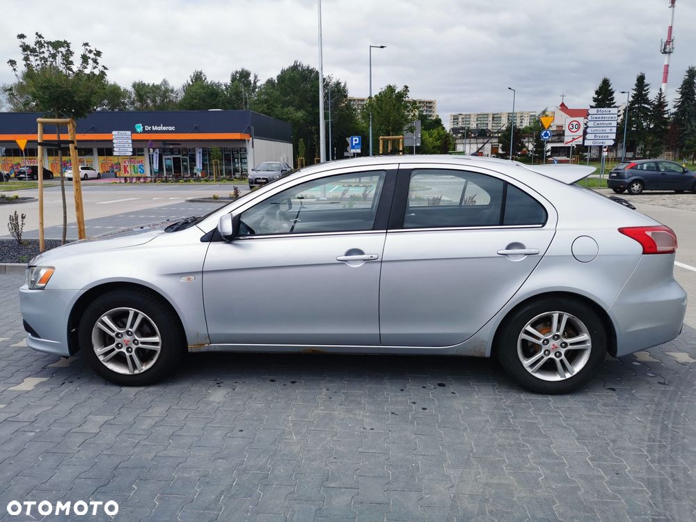 Mitsubishi Lancer - 8