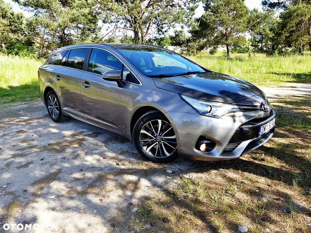 Toyota Avensis 2.0 D-4D Premium - 5