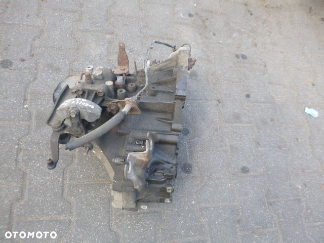 MANUALNA SKRZYNIA BIEGÓW TOYOTA COROLLA E12 1.4 16V - 8