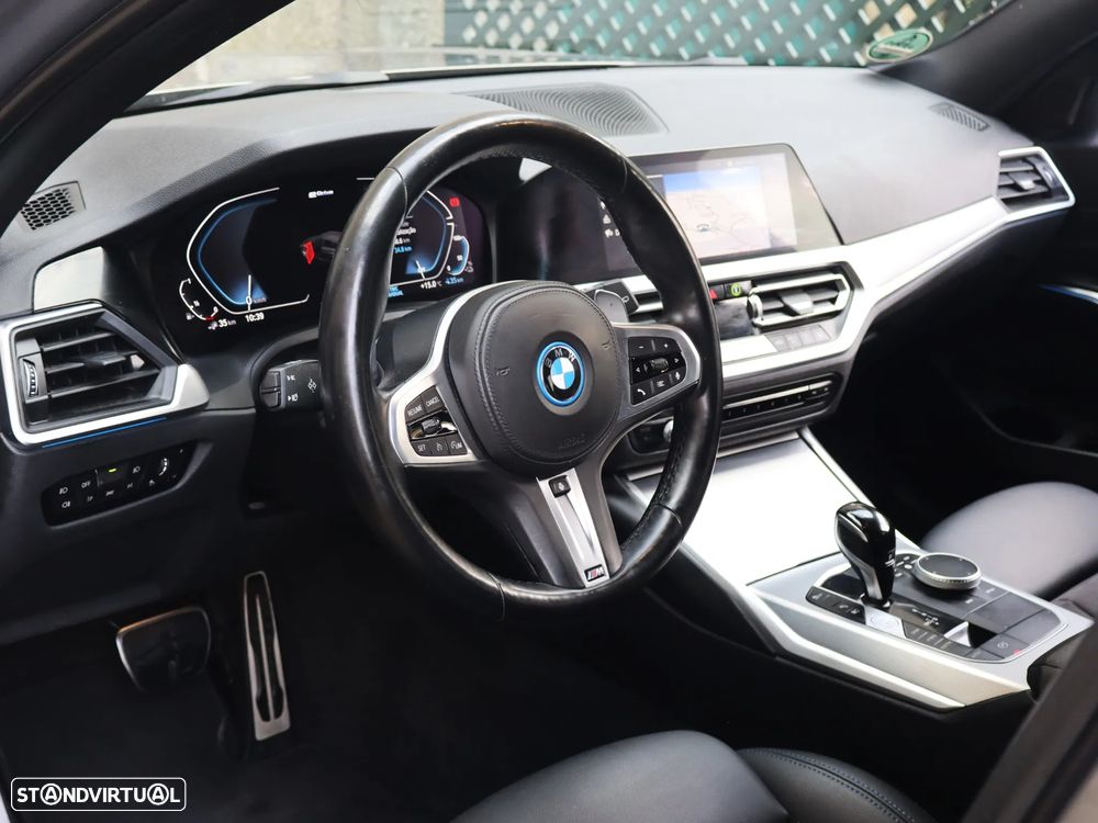 BMW 330 e Aut. M Sport - 48
