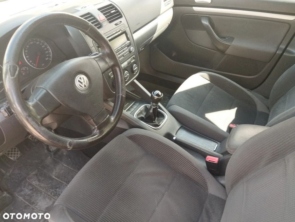 Volkswagen Golf - 5