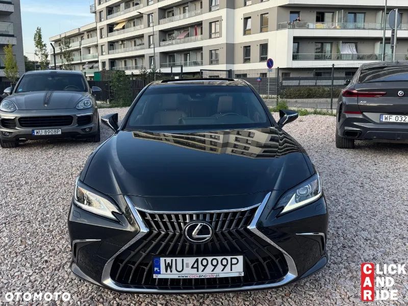 Lexus ES 300h Business Edition + - 2