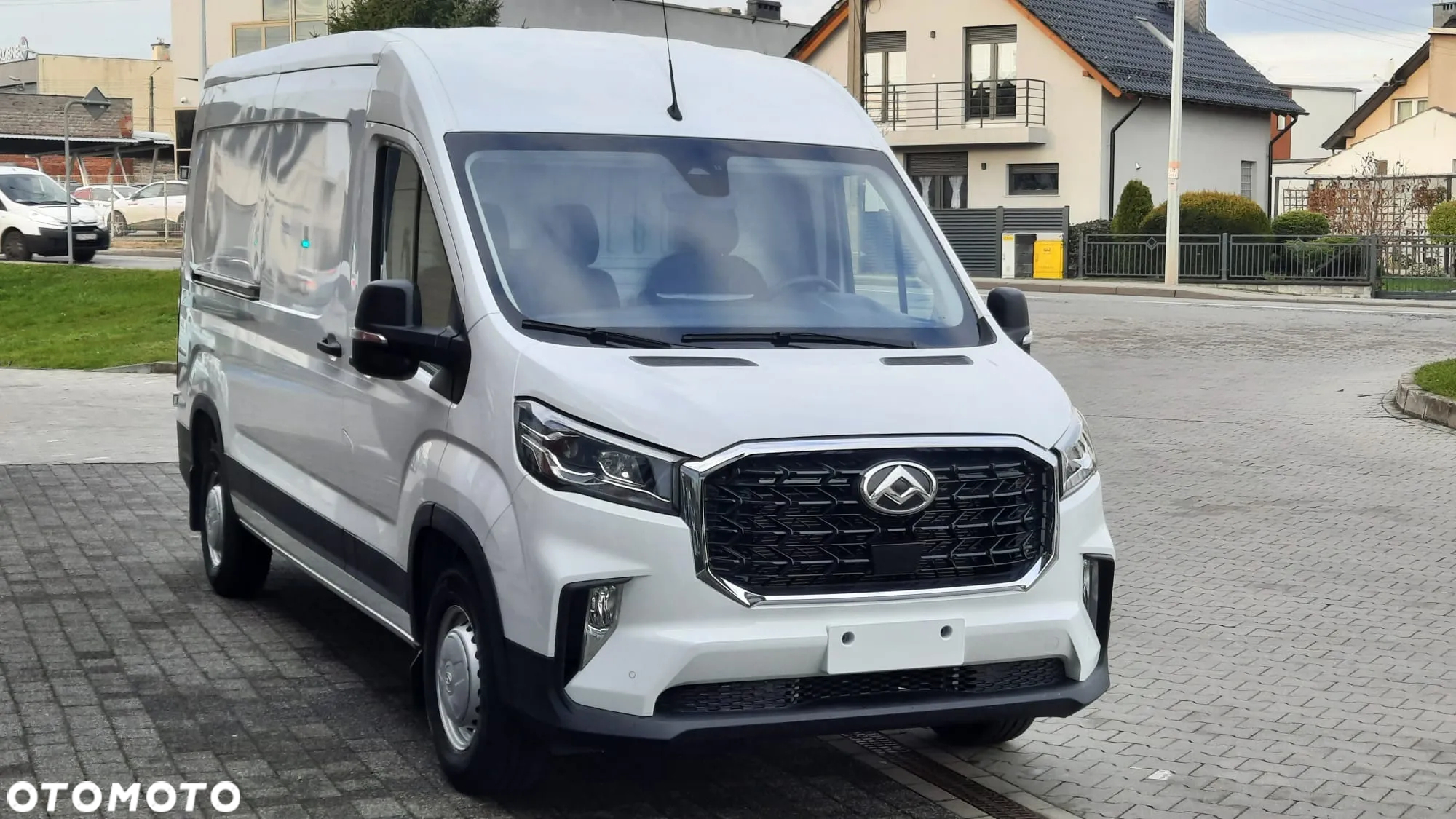 Maxus DELIVER 9 - 5