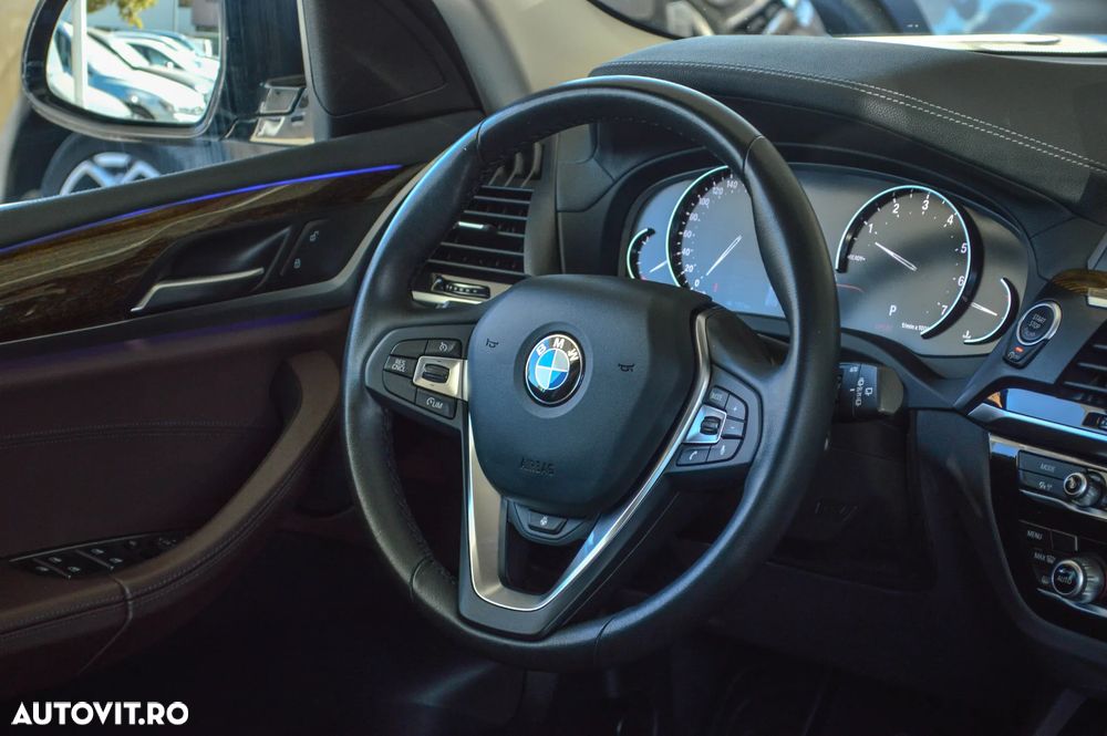 BMW X3 xDrive20i AT Luxury Line - 27