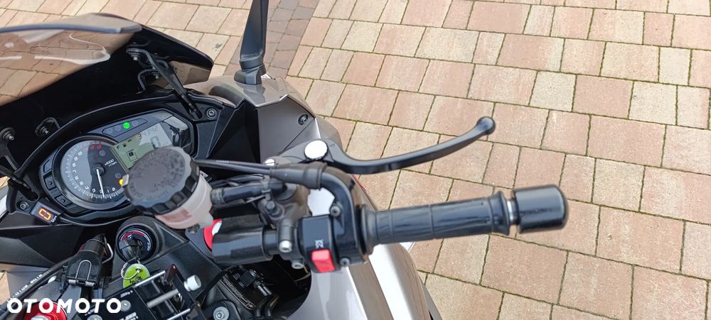 Kawasaki Ninja 1000 SX - 12