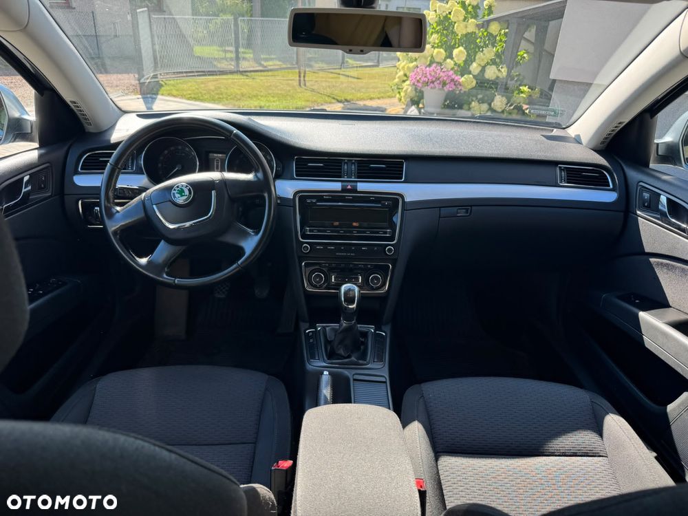 Skoda Superb 2.0 TDI Elegance - 11