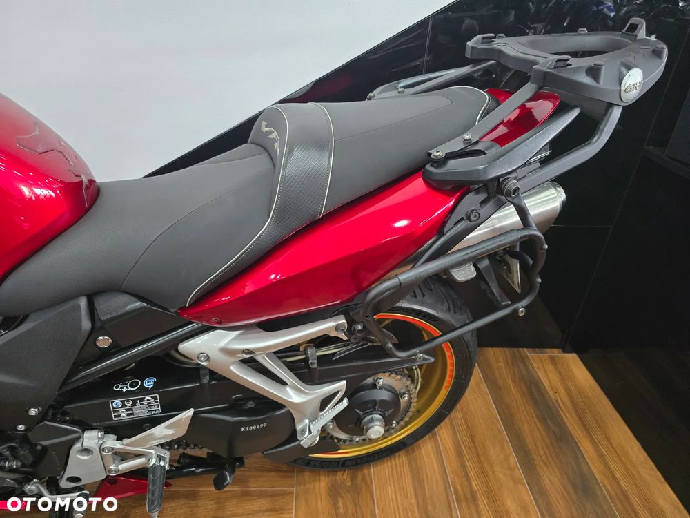 Honda VFR - 10