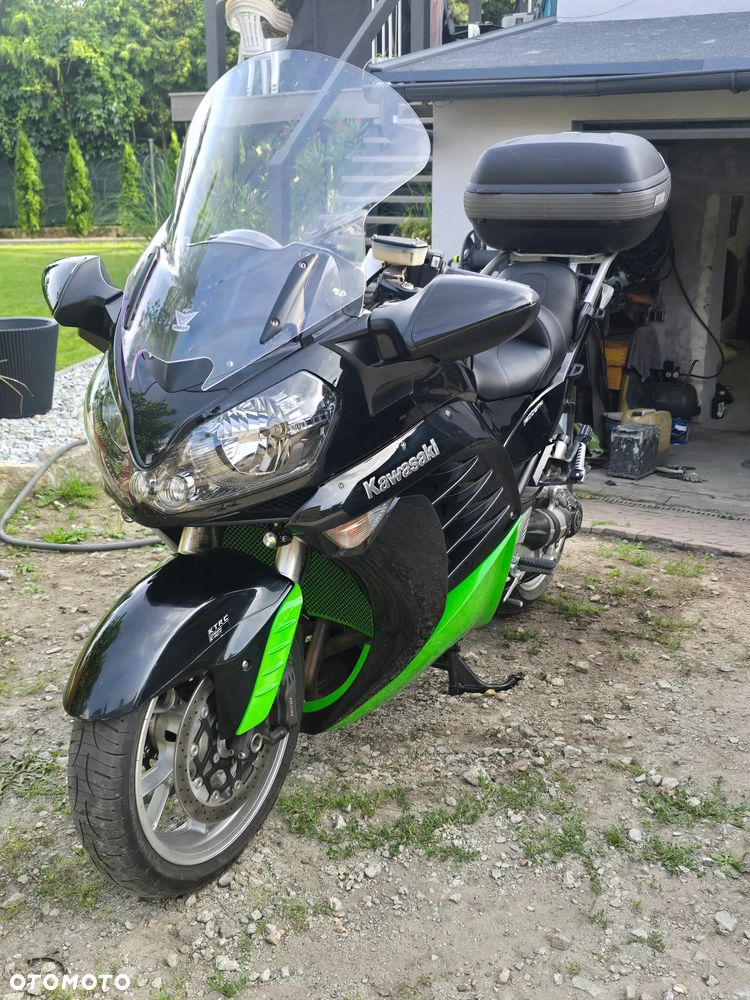 Kawasaki GTR - 4