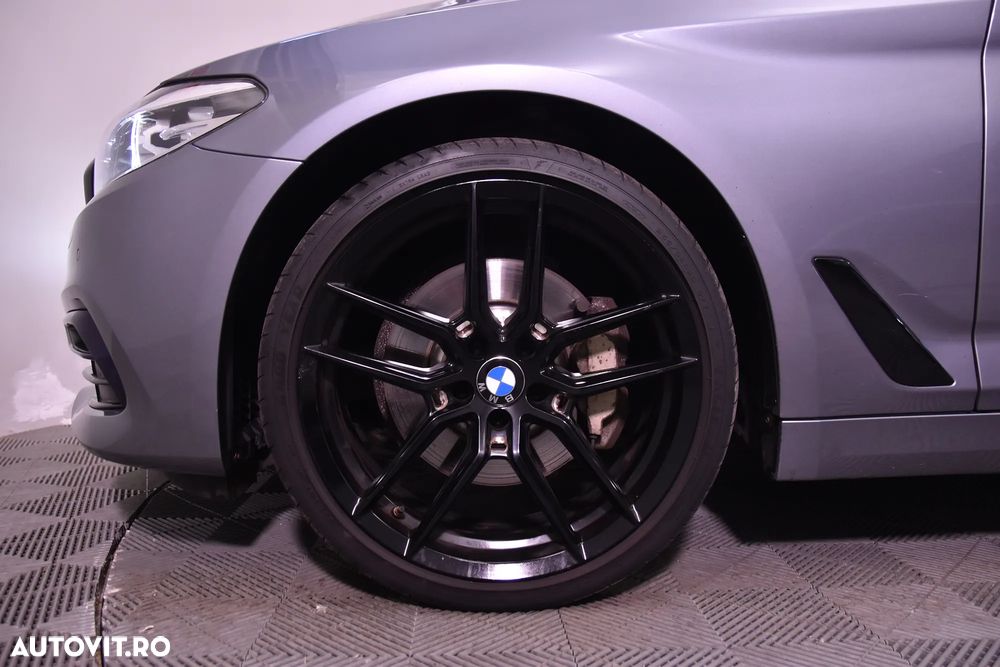 BMW Seria 5 525d Touring Aut. - 13