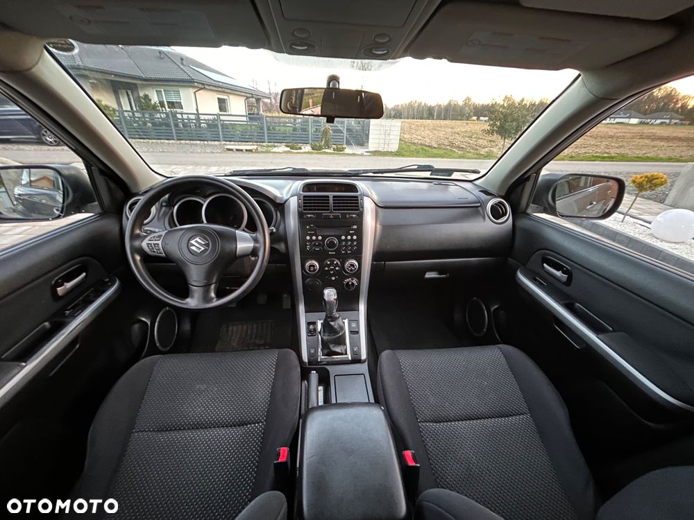 Suzuki Grand Vitara 2.0 - 8