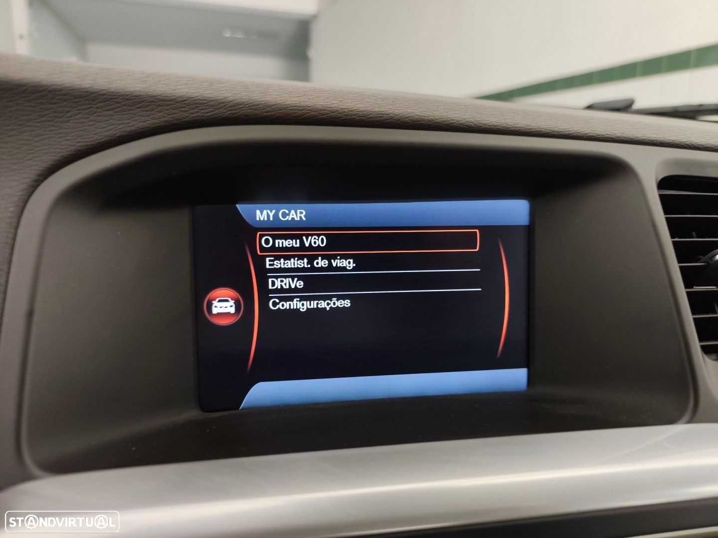 Volvo V60 2.0 D4 Momentum - 24