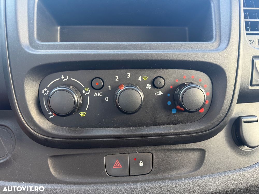 Renault Trafic - 14
