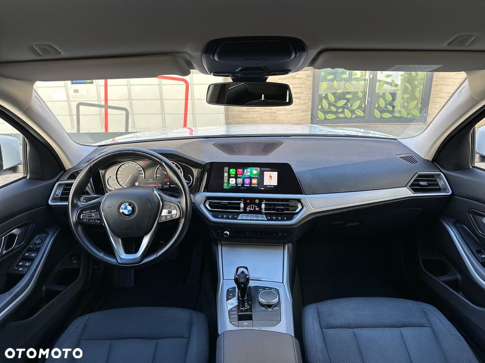 BMW Seria 3 318d Touring Advantage - 14