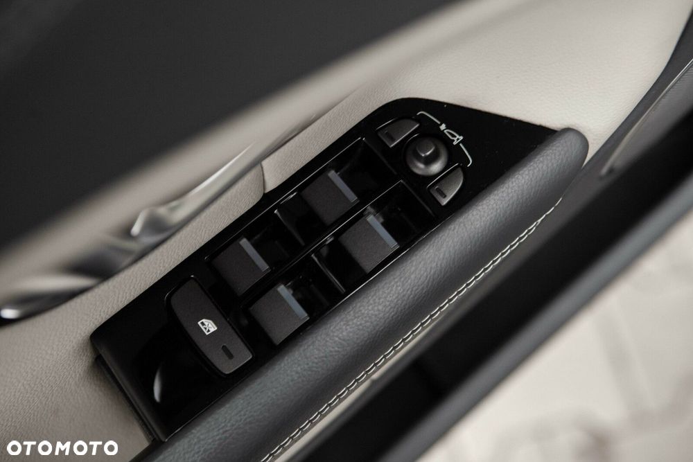 Land Rover Range Rover Evoque - 16