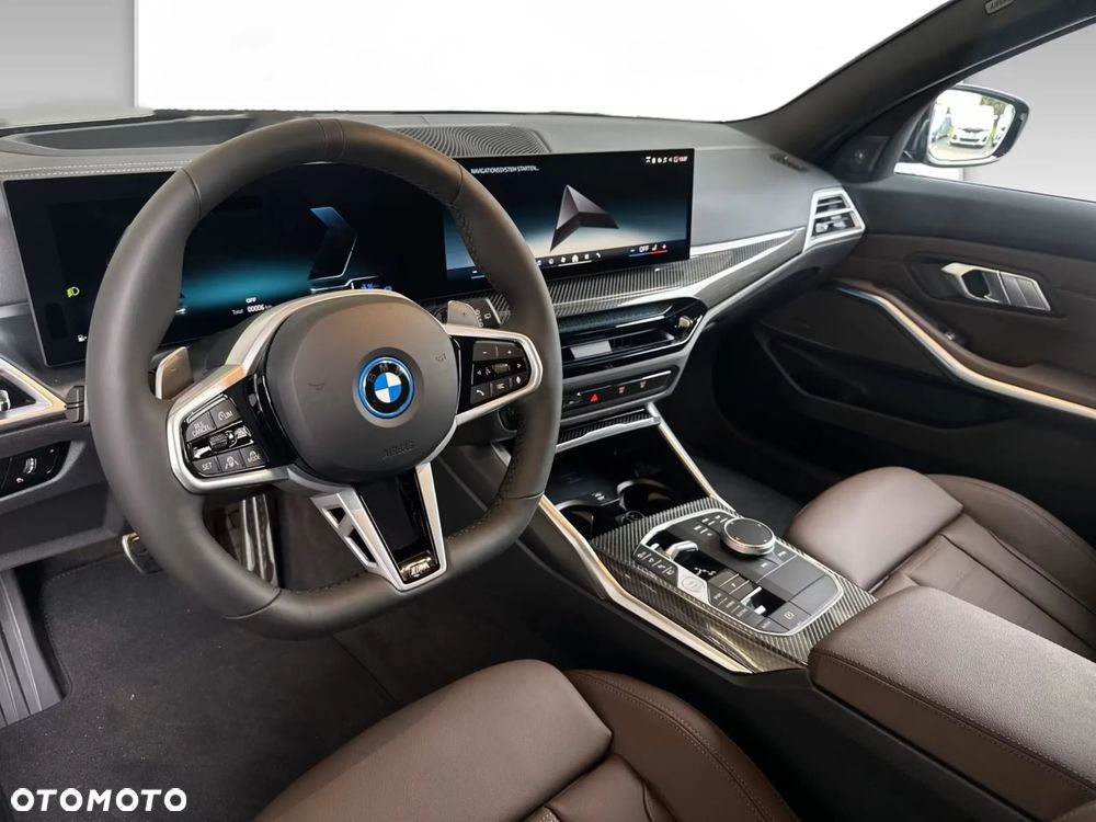 BMW Seria 3 330d xDrive mHEV M Sport - 11