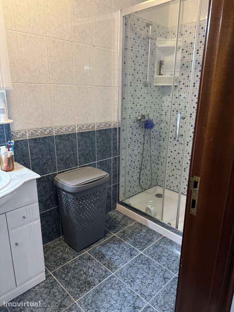 Apartamento T2 com garagem e varanda em Milheirós - Grande imagem: 4/8