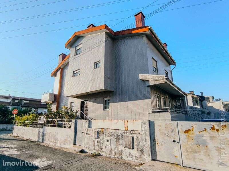 Moradia T4 de 3 frentes - Guifões, Matosinhos - Grande imagem: 2/12